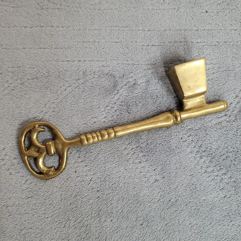 Vintage Solid Brass Skeleton Key Candle Snuffer Fleur-De-Lis Bow Design 7